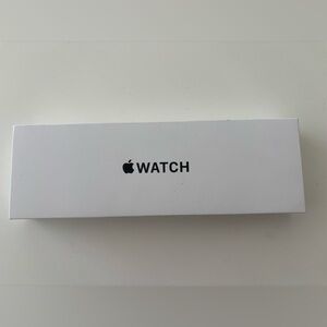 Apple Watch SE 40mm Starlight - New In Box